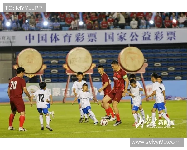 2018年足球球星齐聚拜年送祝福 展现绿茵场外的温暖与激情